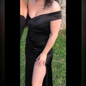 Lulu's Black Sleeveless Sweetheart Maxi Gown